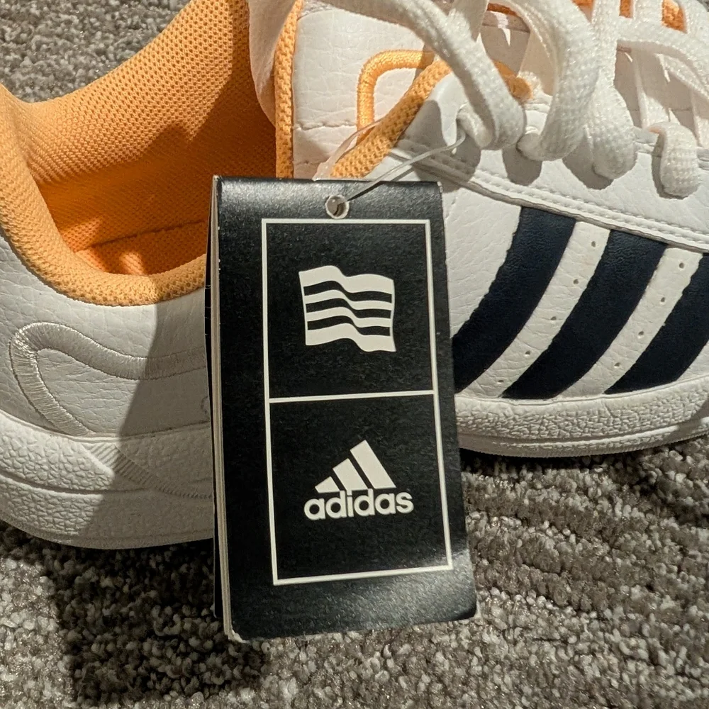 Vintage Adidas Brady K Custard Yellow/White/Navy Three Stripe Golf Shoes 547464 - Picture 11 of 11